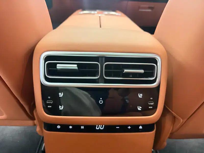 Li Auto L6 2024 Max Edition — миниатюра 10