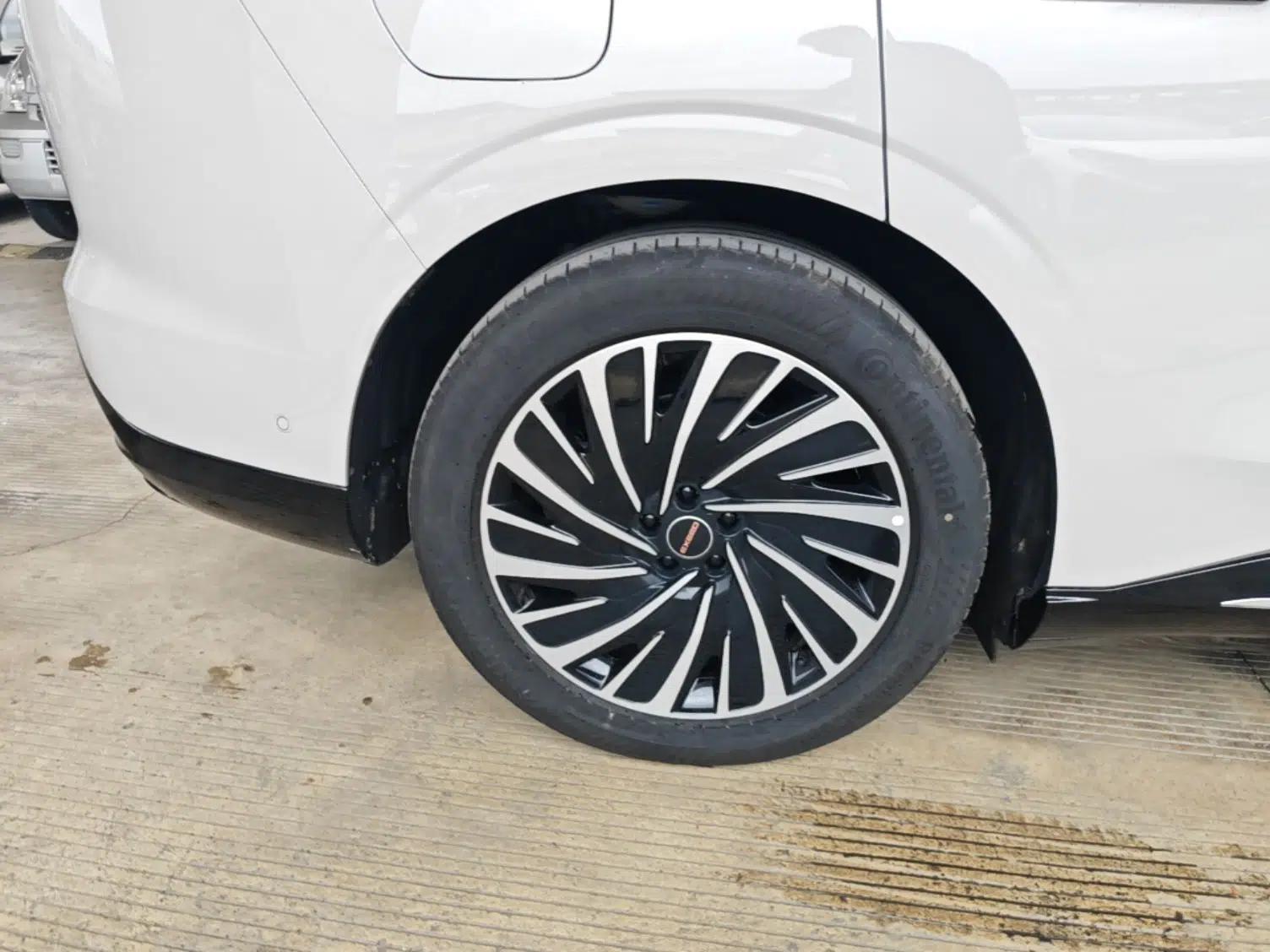 EXEED Star Era ET 2024 Extended-Range 240 Ultra All-Wheel Drive — миниатюра 11