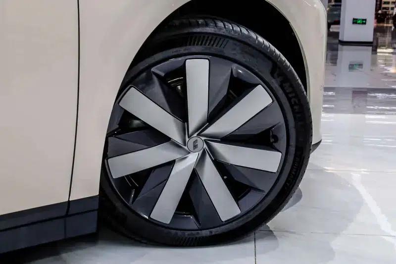 Li Auto i6 2025 AWD Standard Edition — миниатюра 16