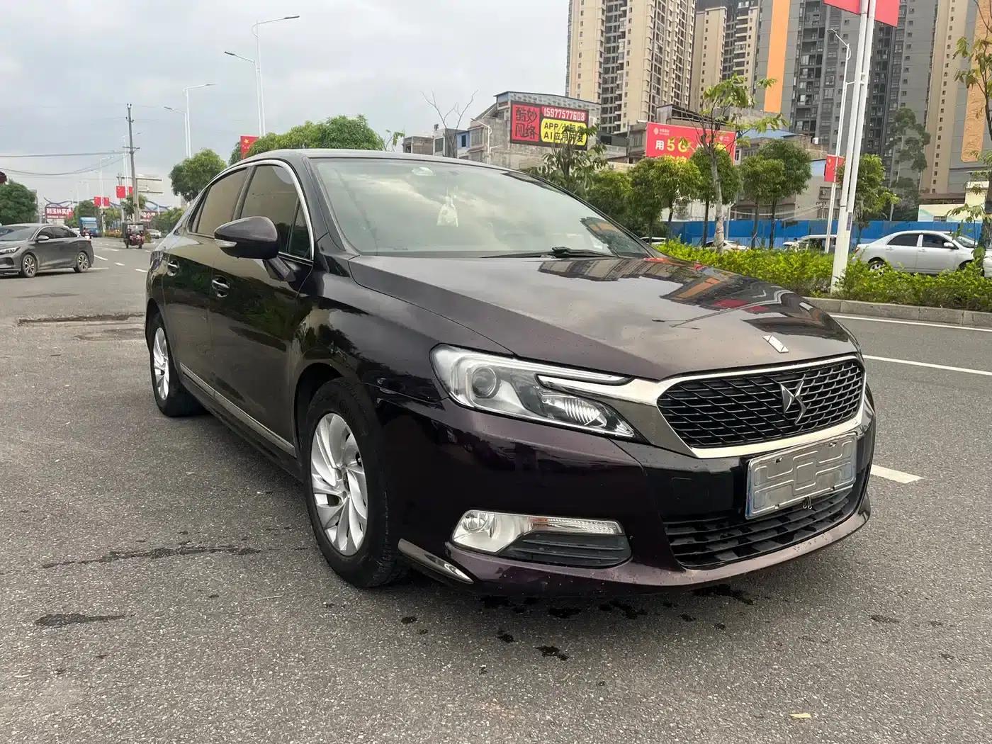 DS 5LS 2014 1.8L Automatic Comfort Edition VTi140 — миниатюра 2