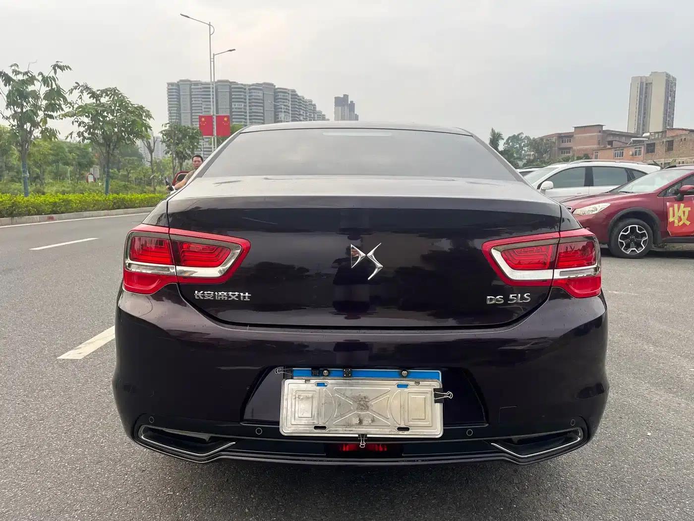DS 5LS 2014 1.8L Automatic Comfort Edition VTi140 — миниатюра 5