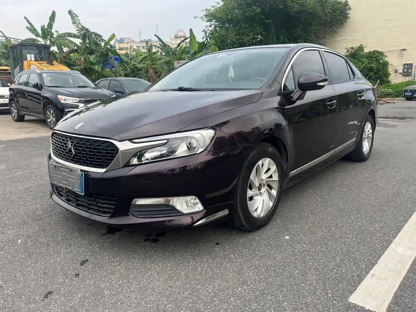 DS 5LS 2014 1.8L Automatic Comfort Edition VTi140 — миниатюра 9