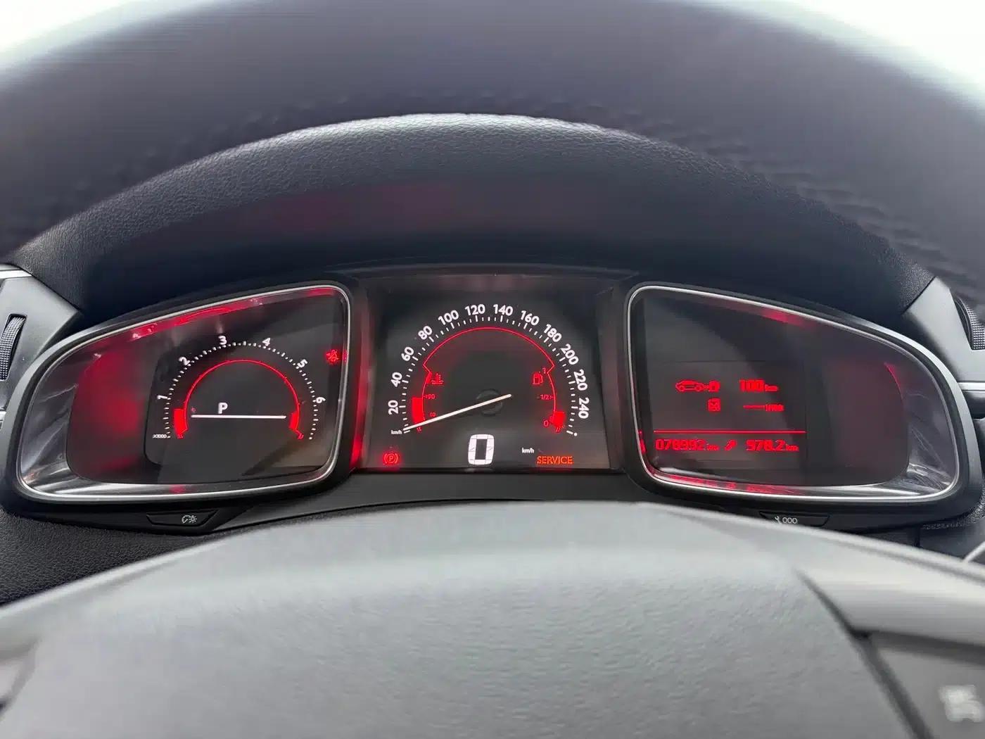 DS 5LS 2014 1.8L Elegant Edition VTi140 — миниатюра 14