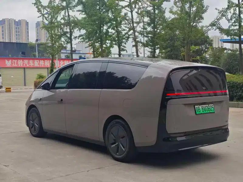 Li Auto MEGA 2024 Ultra Edition — миниатюра 3