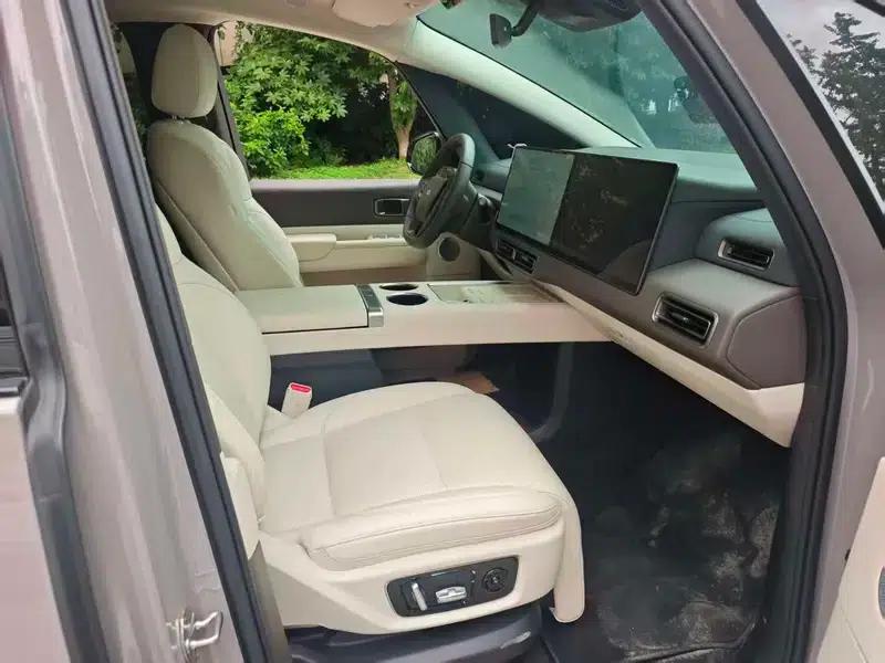 Li Auto MEGA 2024 Ultra Edition — миниатюра 7