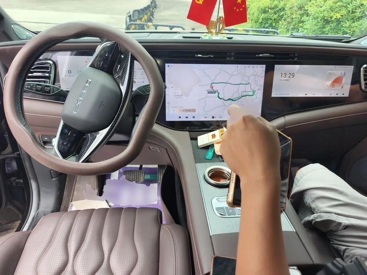 EXEED Lanyue 2026 Model 400T Four-Wheel-Drive Flying Fish Edition 7-Seater — миниатюра 9
