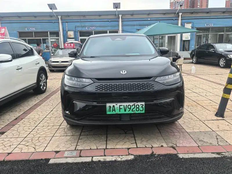 Leapmotor C11 2023 Range Extended Electric 200 Comfort Edition — миниатюра 2
