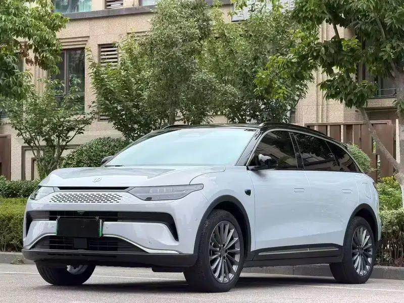 Leapmotor C11 2024 Range Extended Electric 300 Smart Edition — миниатюра 1