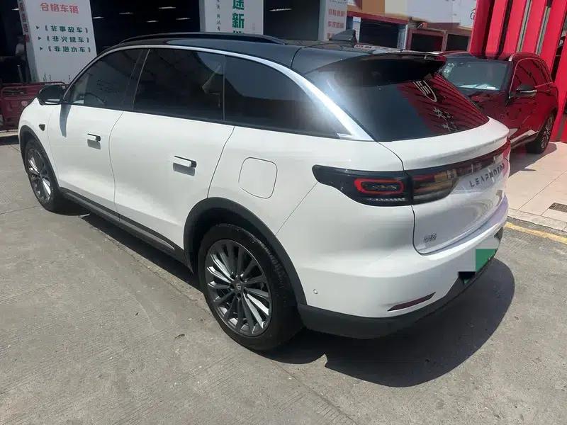 Leapmotor C11 2024 Range Extended Electric 300 Premium Edition — миниатюра 3