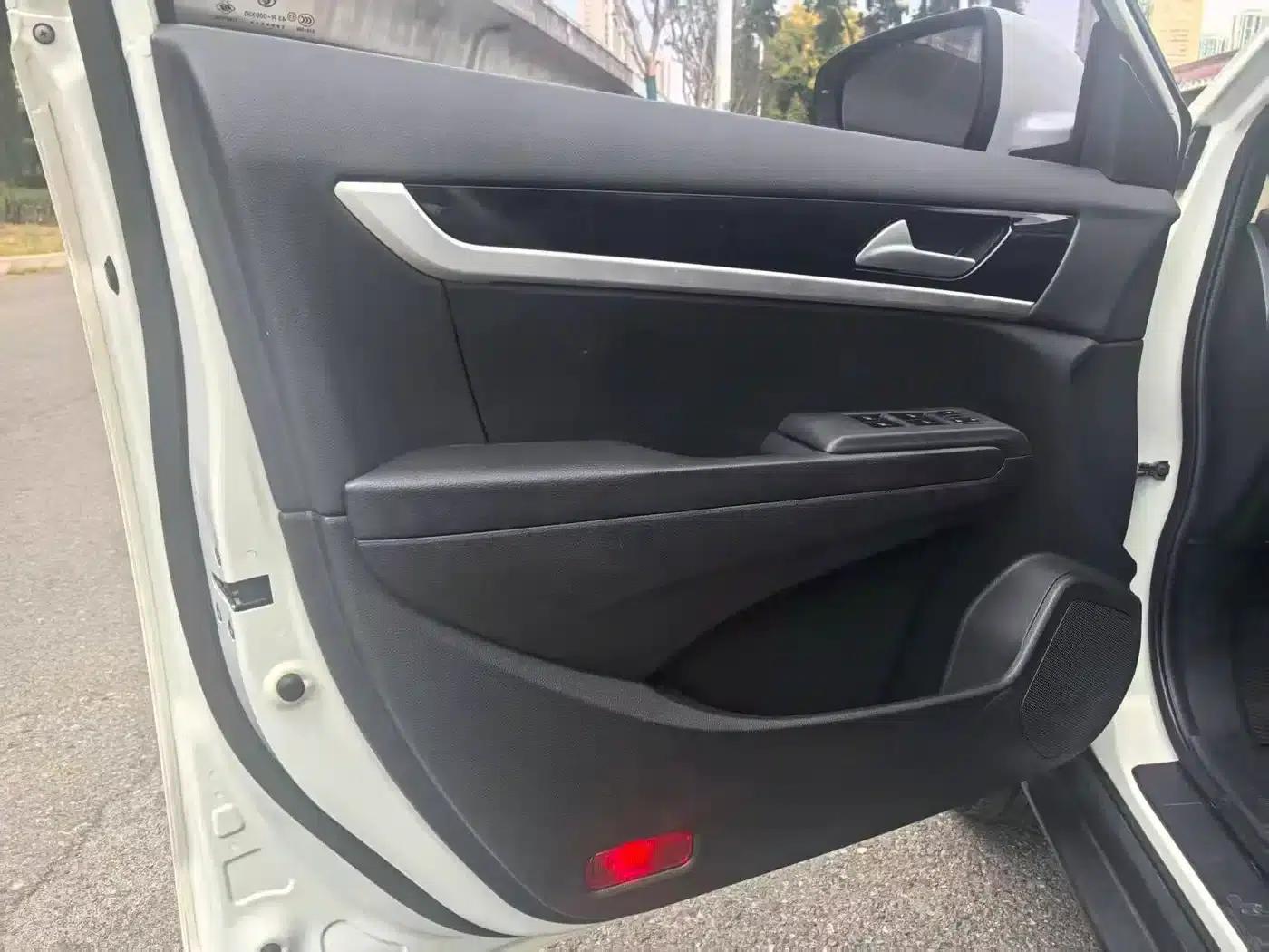 Dongfeng Fengshen AX7 2016 Model 2.0L Automatic Smart Edition — миниатюра 11