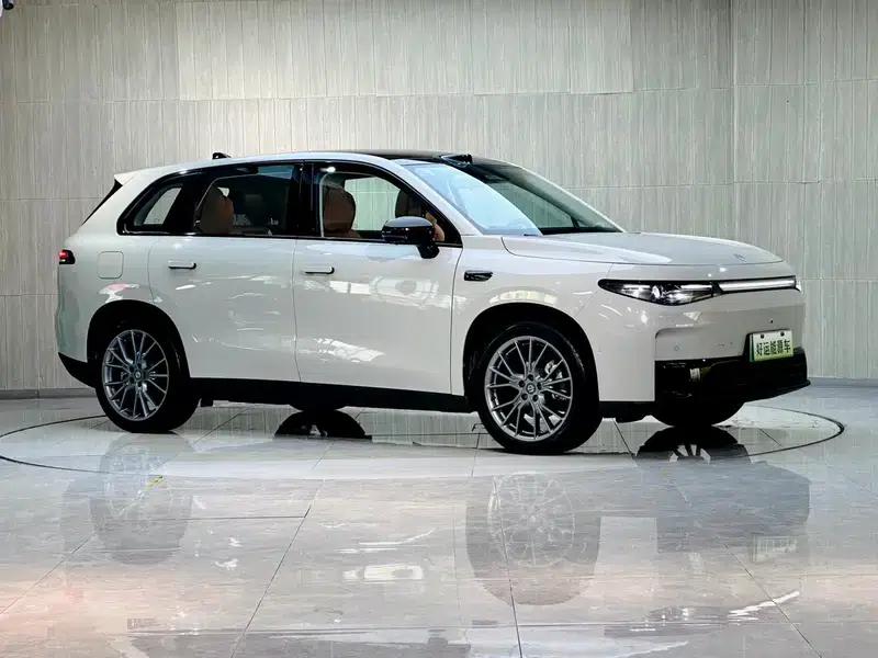 Leapmotor C10 2026 Range Extended Electric Vehicle 210 LiDAR Edition — миниатюра 3