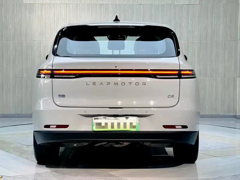 Leapmotor C10 2026 Range Extended Electric Vehicle 210 LiDAR Edition — миниатюра 6