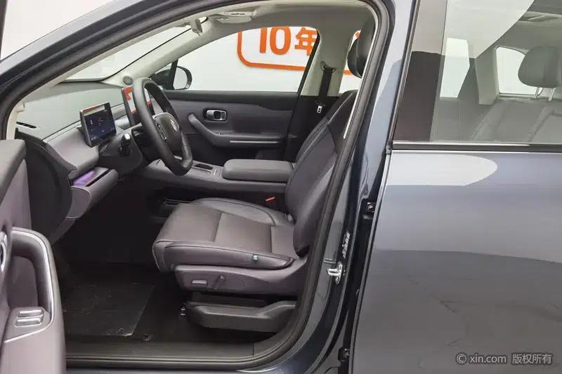 Leapmotor C10 2024 Pure Electric Version 530 Smart Edition — миниатюра 17