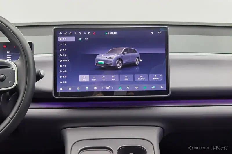 Leapmotor C10 2024 Pure Electric Version 530 Smart Edition — миниатюра 8