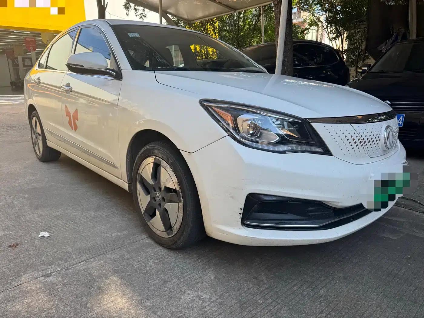 Dongfeng Fengshen E70 2020 500 Super Enjoy Edition — миниатюра 3