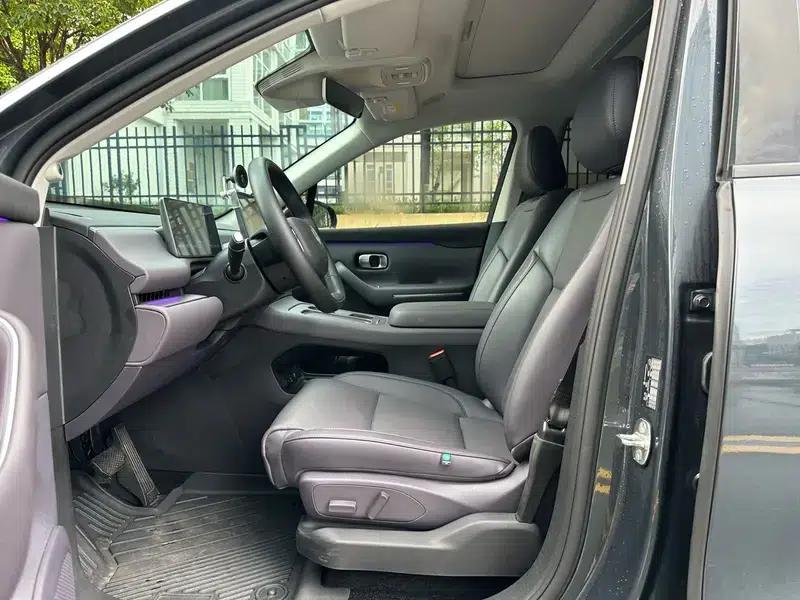 Leapmotor C16 2024 Range Extended Electric 200 Premium Edition — миниатюра 8