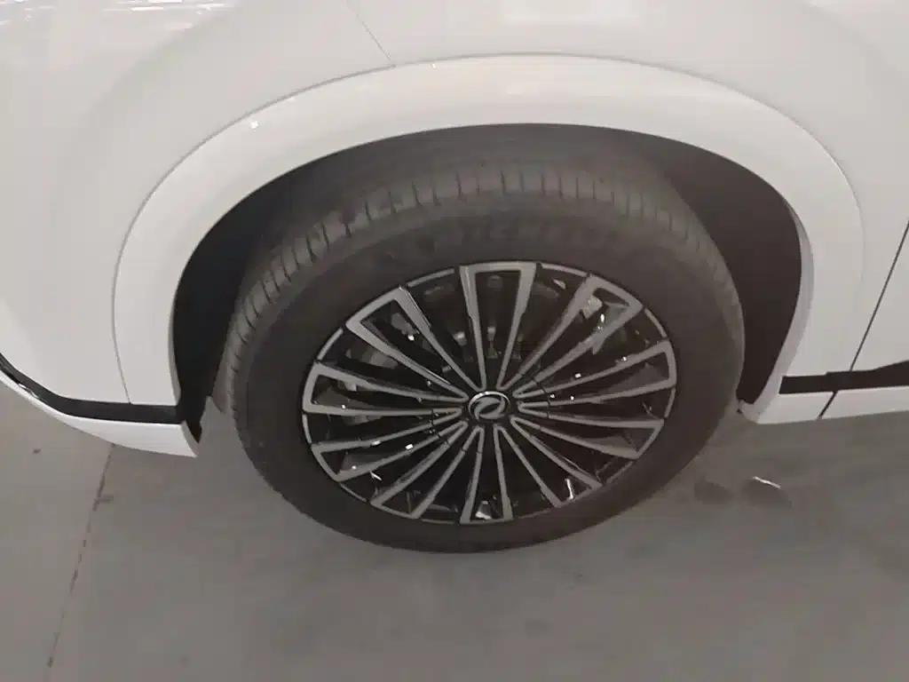 Dongfeng Fengshen L8 2025 Model 185KM Dream Edition — миниатюра 23
