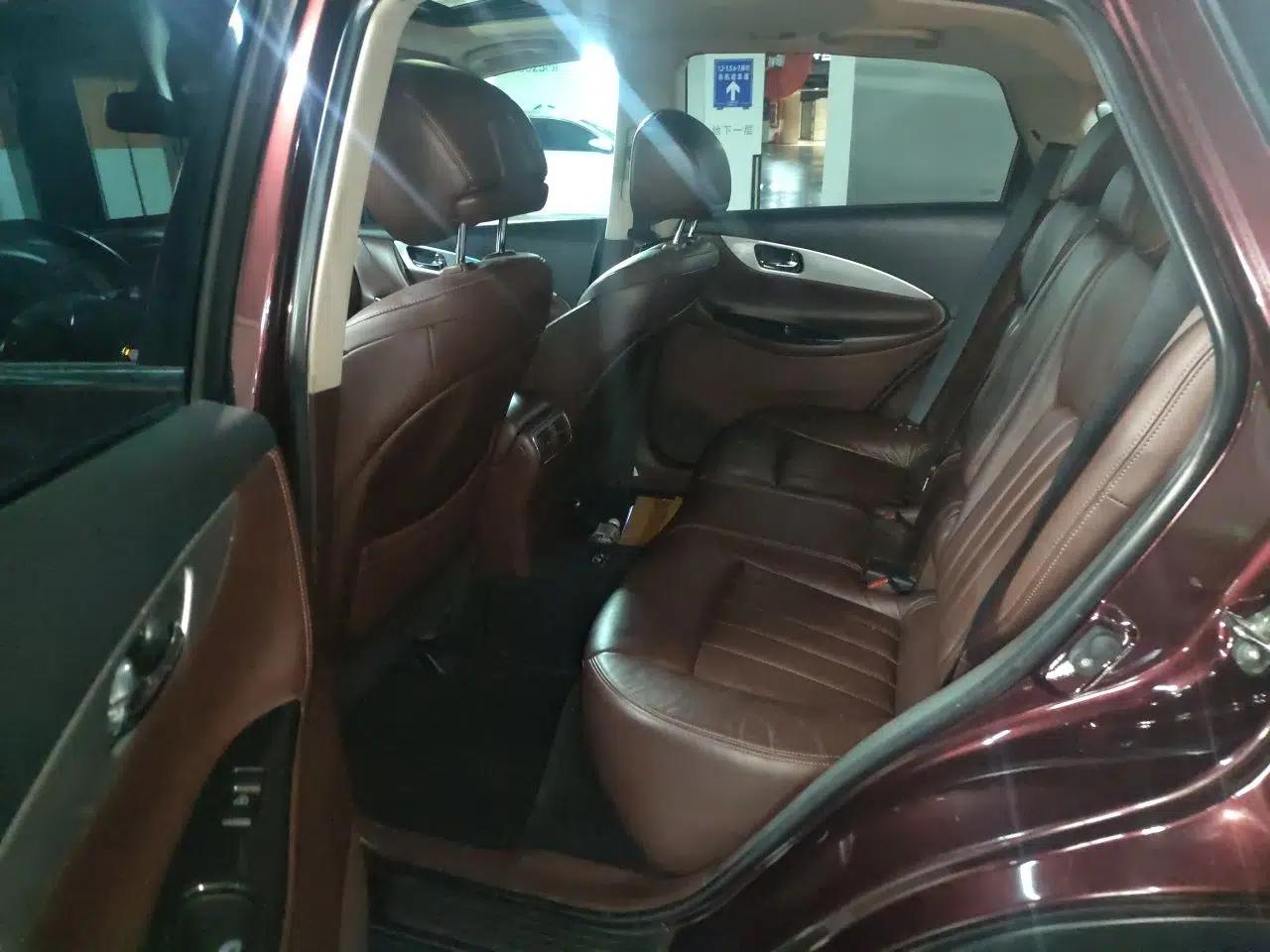 Infiniti QX50 2015 2.5L Enjoyment Edition — миниатюра 17