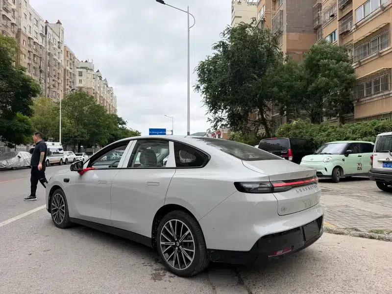 Leapmotor B01 2025 Model 160kW Intelligent Driving Edition — миниатюра 5