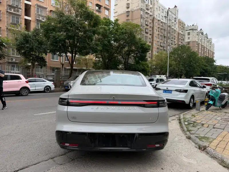 Leapmotor B01 2025 Model 160kW Intelligent Driving Edition — миниатюра 6
