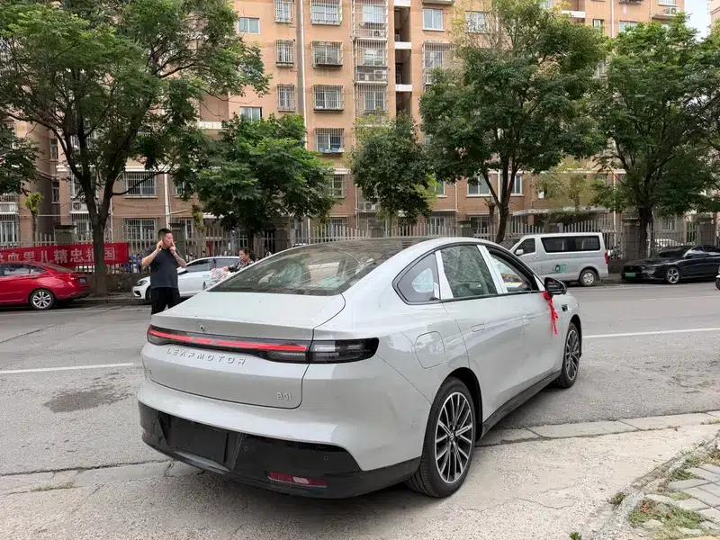 Leapmotor B01 2025 Model 160kW Intelligent Driving Edition — миниатюра 7
