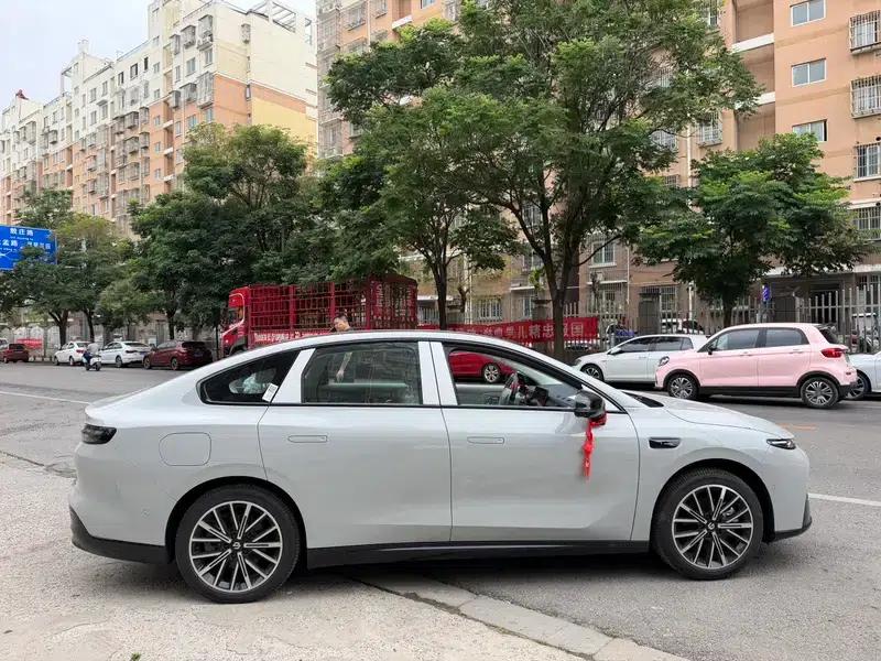 Leapmotor B01 2025 Model 160kW Intelligent Driving Edition — миниатюра 8