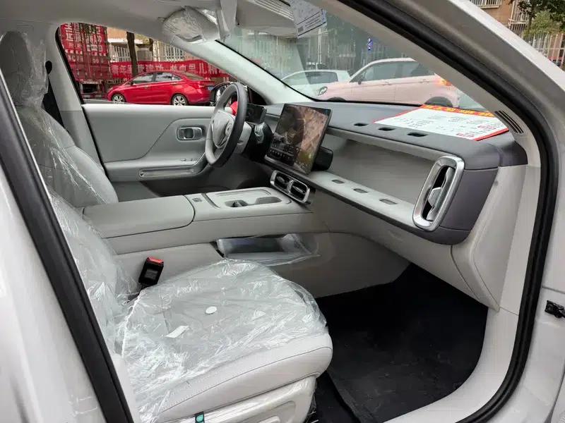 Leapmotor B01 2025 Model 160kW Intelligent Driving Edition — миниатюра 9