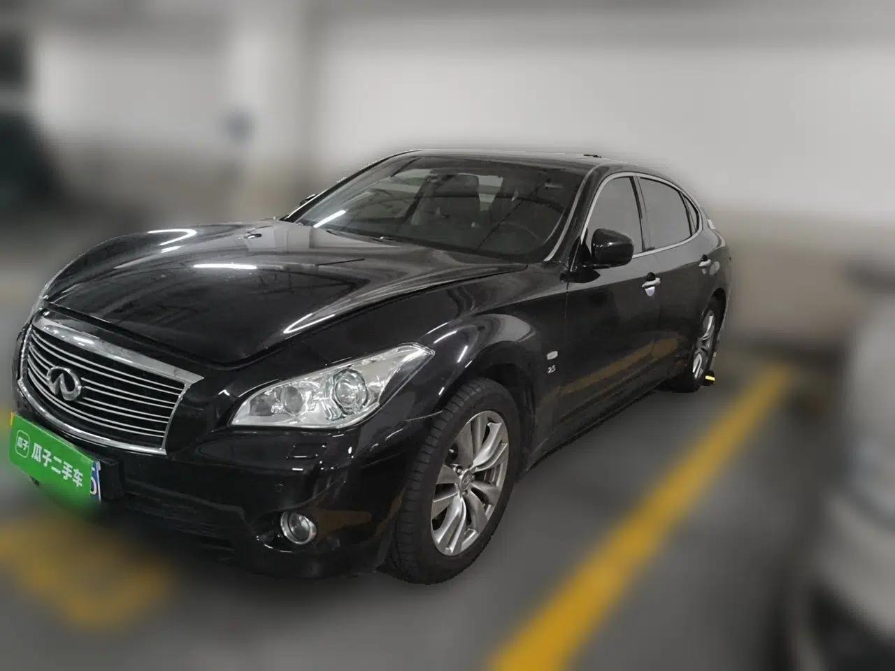 Infiniti Q70 2013 Q70L 2.5L Comfort Edition — миниатюра 1