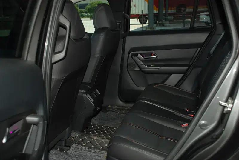 Mazda CX-50 2023 2.5L HEV AWD Premium Edition — миниатюра 10