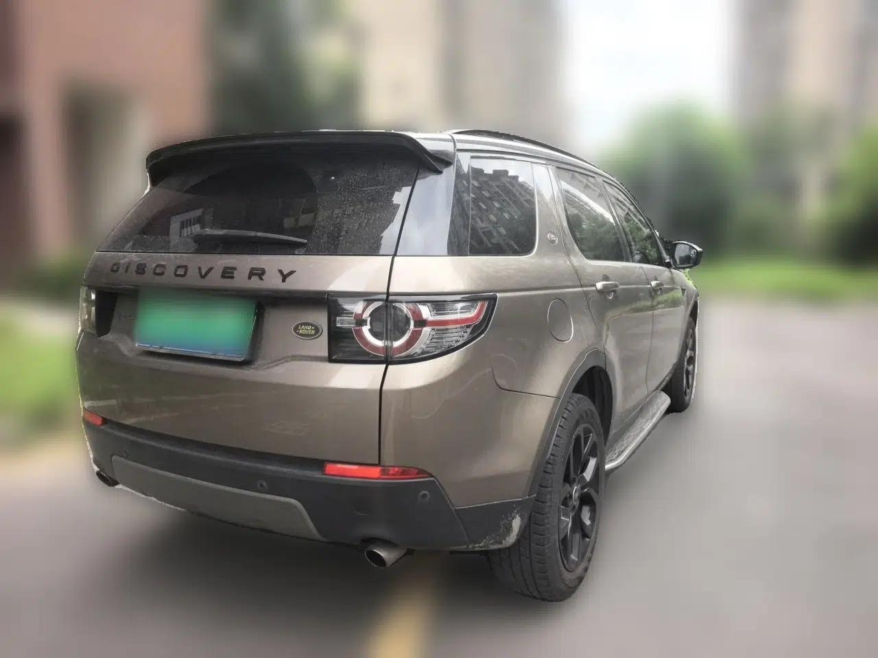 Land Rover Discovery Sport 2017 2.0T Cool Black Limited Edition — миниатюра 6