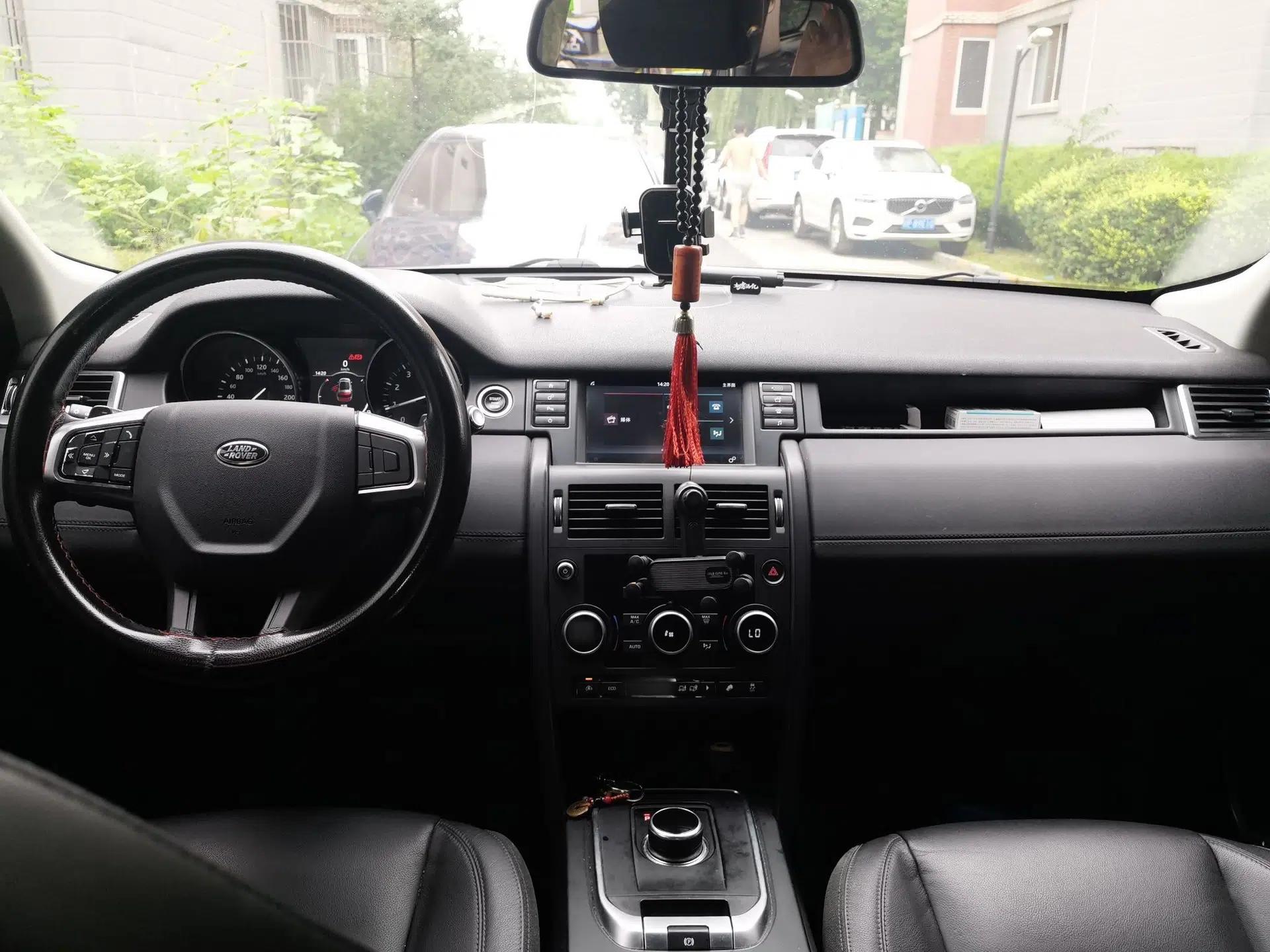 Land Rover Discovery Sport 2017 2.0T PURE — миниатюра 9
