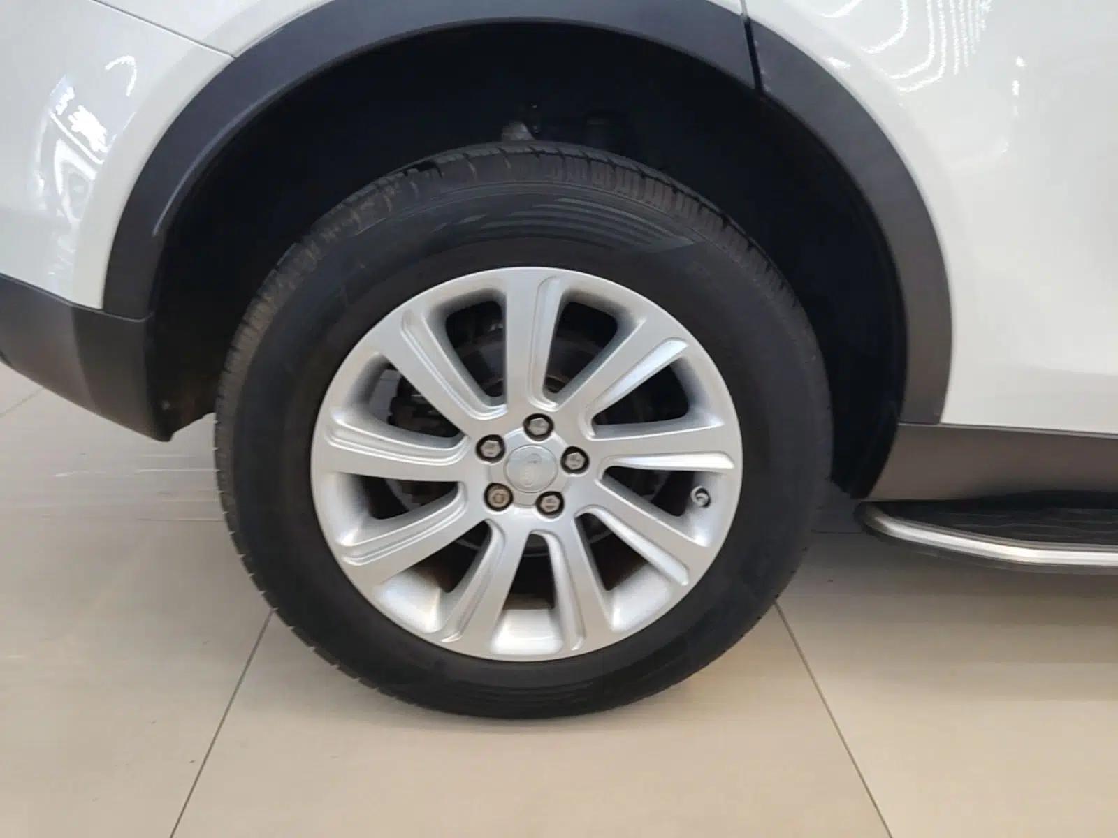 Land Rover Discovery Sport 2016 2.0T SE — миниатюра 11