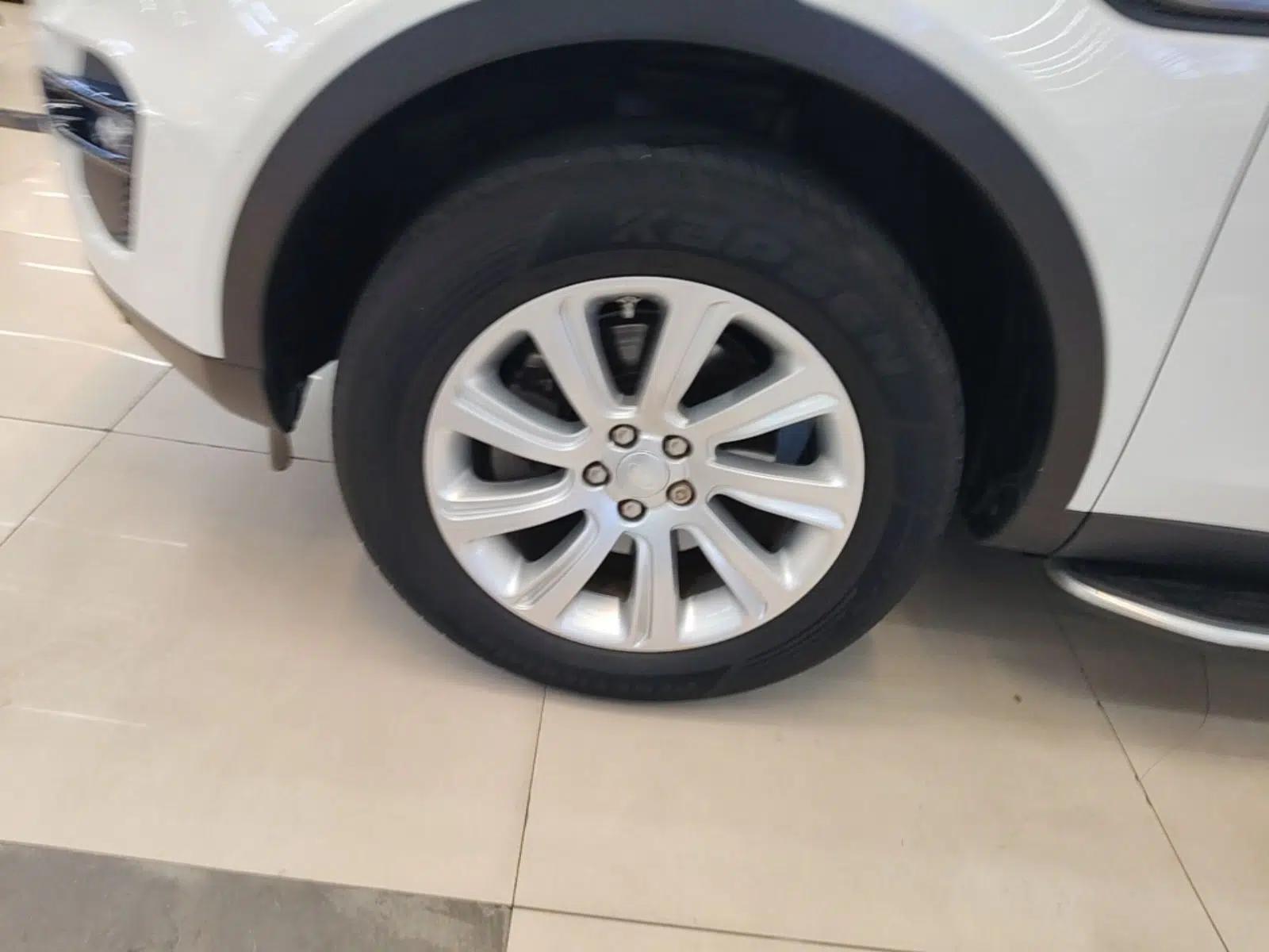 Land Rover Discovery Sport 2016 2.0T SE — миниатюра 15