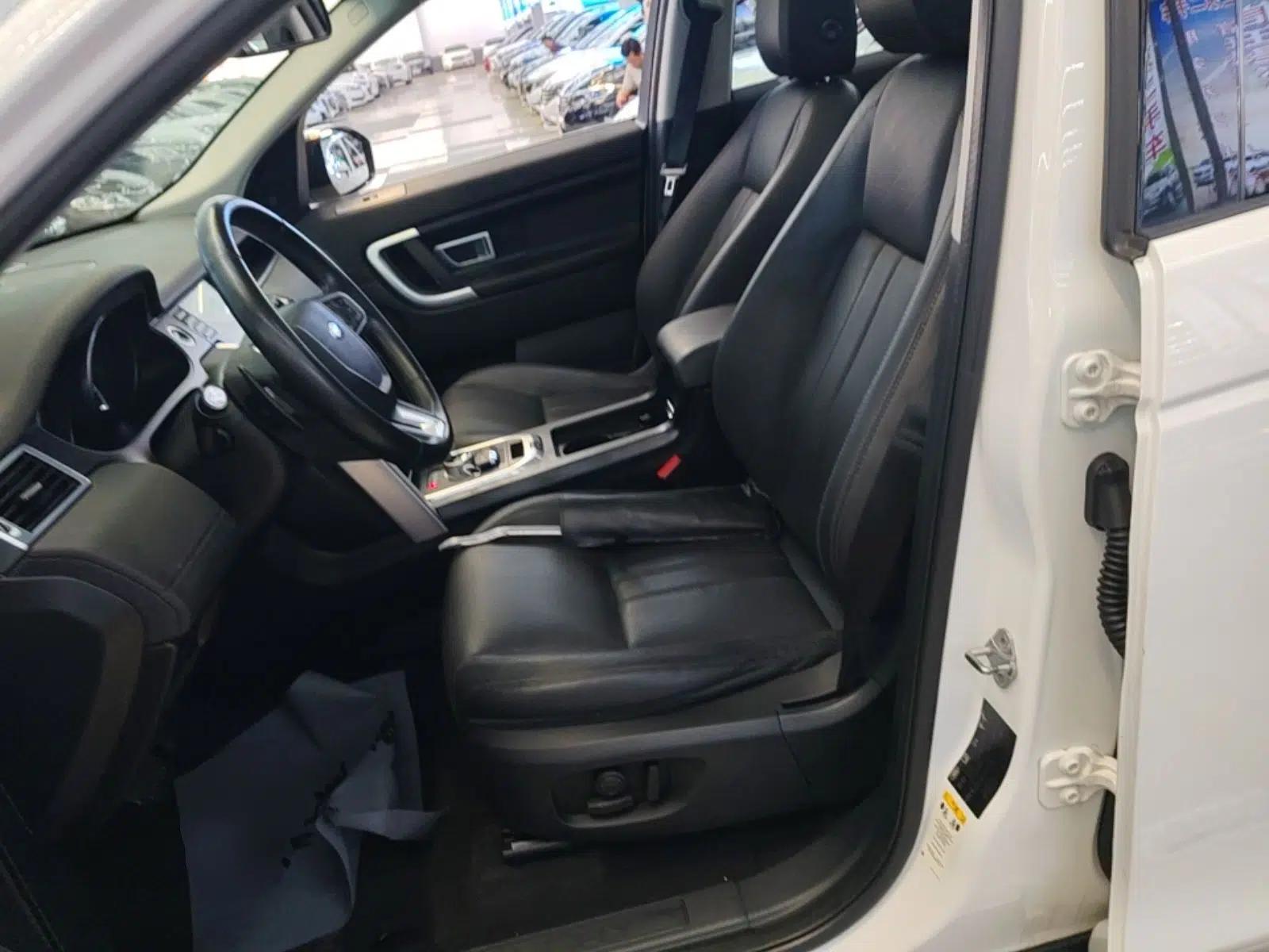 Land Rover Discovery Sport 2016 2.0T SE — миниатюра 22