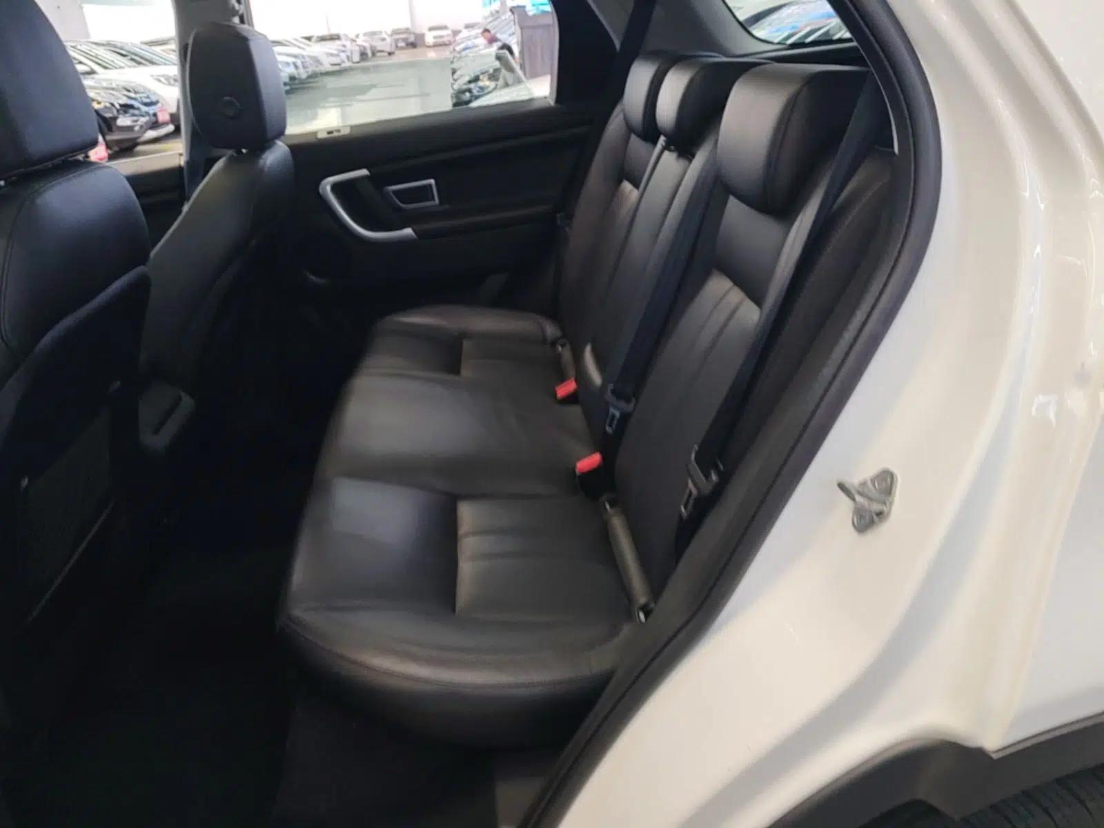 Land Rover Discovery Sport 2016 2.0T SE — миниатюра 25