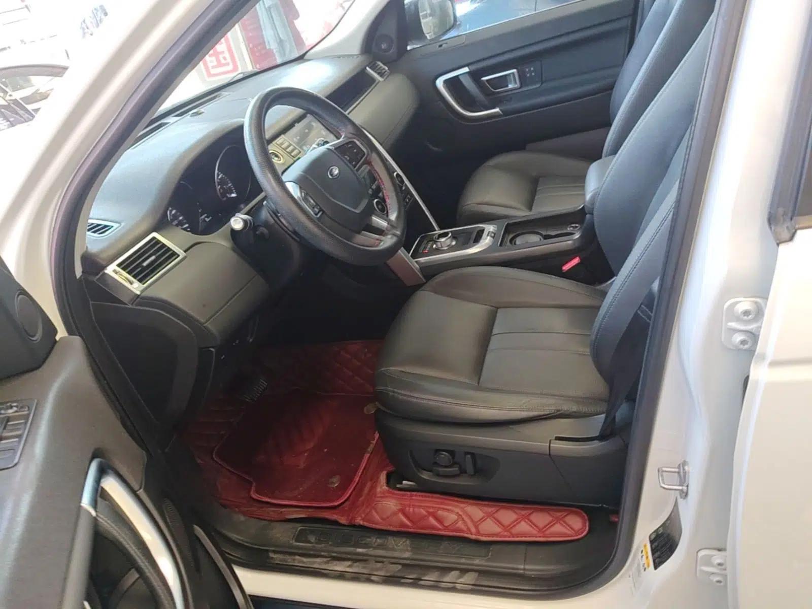 Land Rover Discovery Sport 2016 2.0T HSE — миниатюра 17