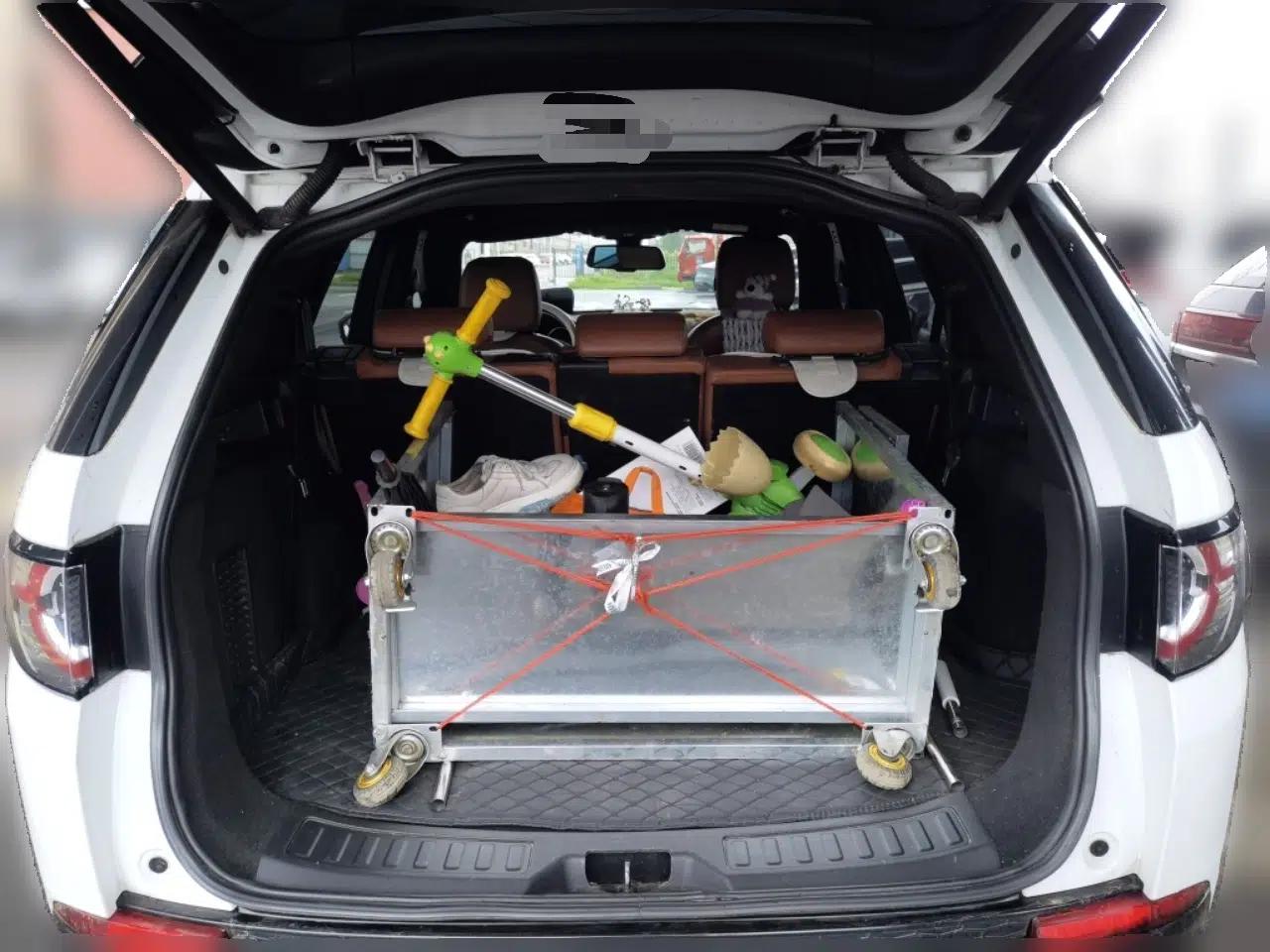 Land Rover Discovery Sport 2015 2.0T HSE LUXURY — миниатюра 19