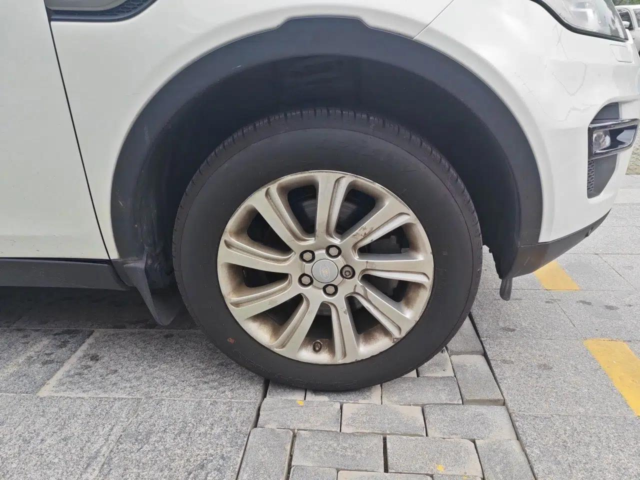 Land Rover Discovery Sport 2016 2.0T SE — миниатюра 8