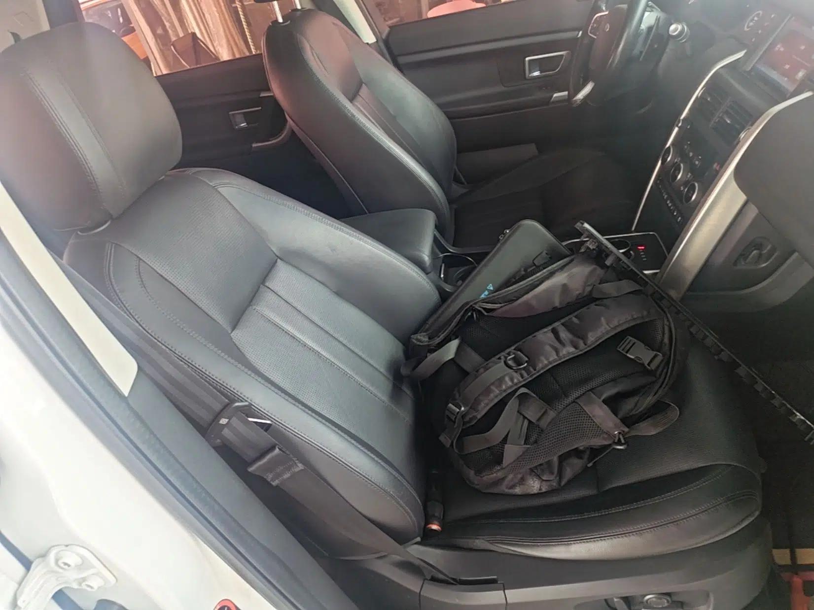 Land Rover Discovery Sport 2017 2.0T SE — миниатюра 19