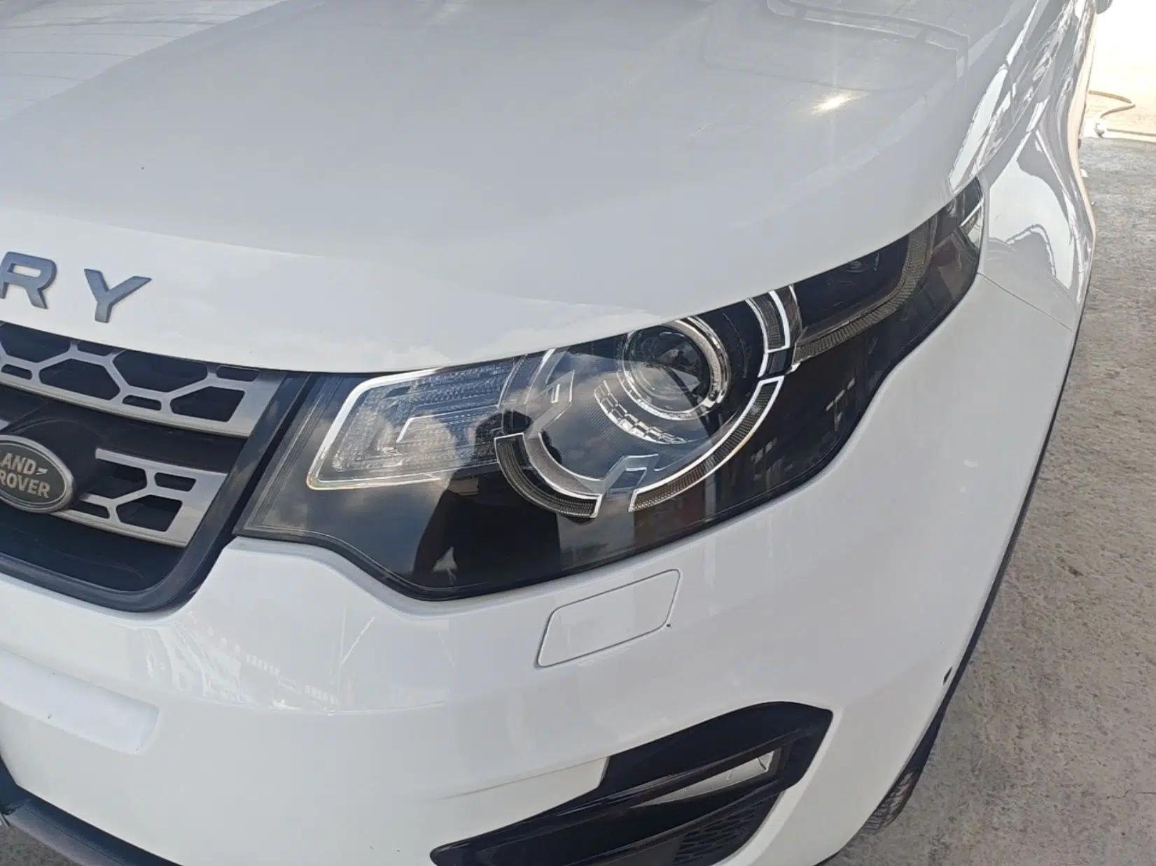 Land Rover Discovery Sport 2017 2.0T SE — миниатюра 8