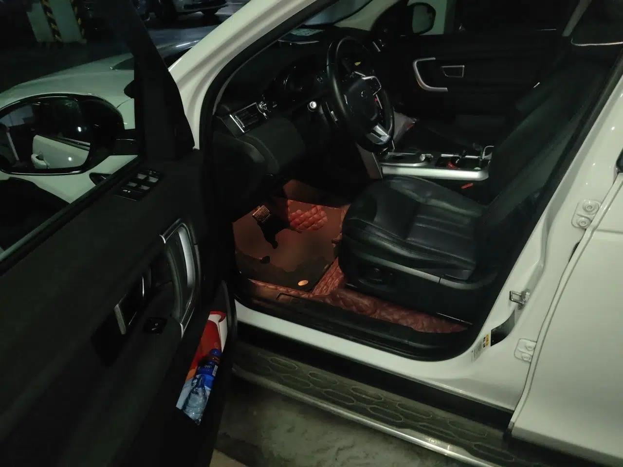 Land Rover Discovery Sport 2017 2.0T SE — миниатюра 16