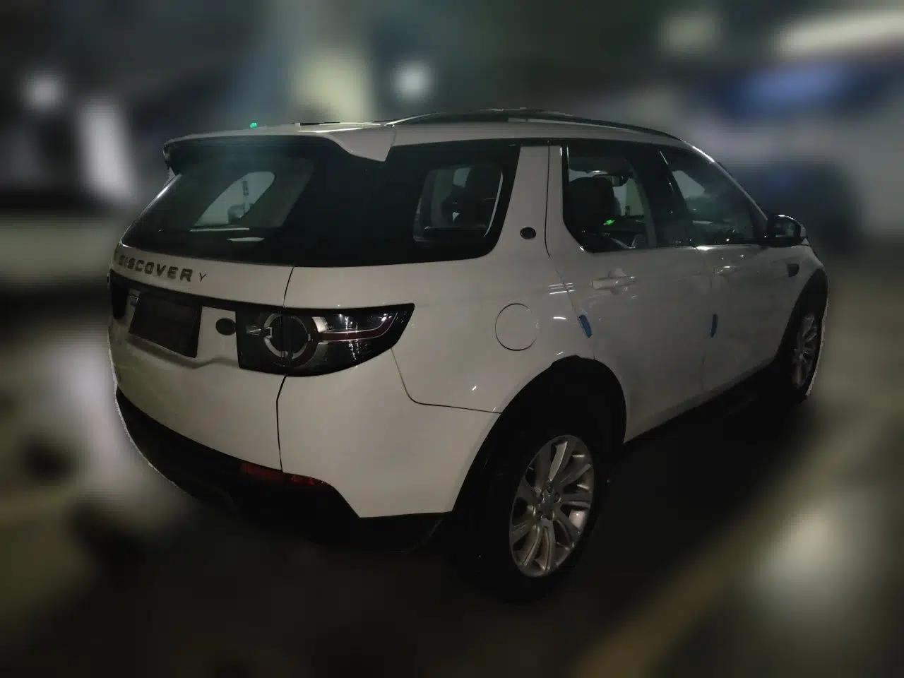 Land Rover Discovery Sport 2017 2.0T SE — миниатюра 6