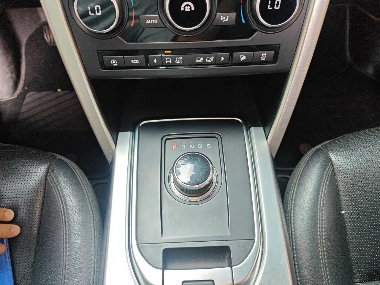 Land Rover Discovery Sport 2019 240 PS SE Version China VI Standard — миниатюра 14
