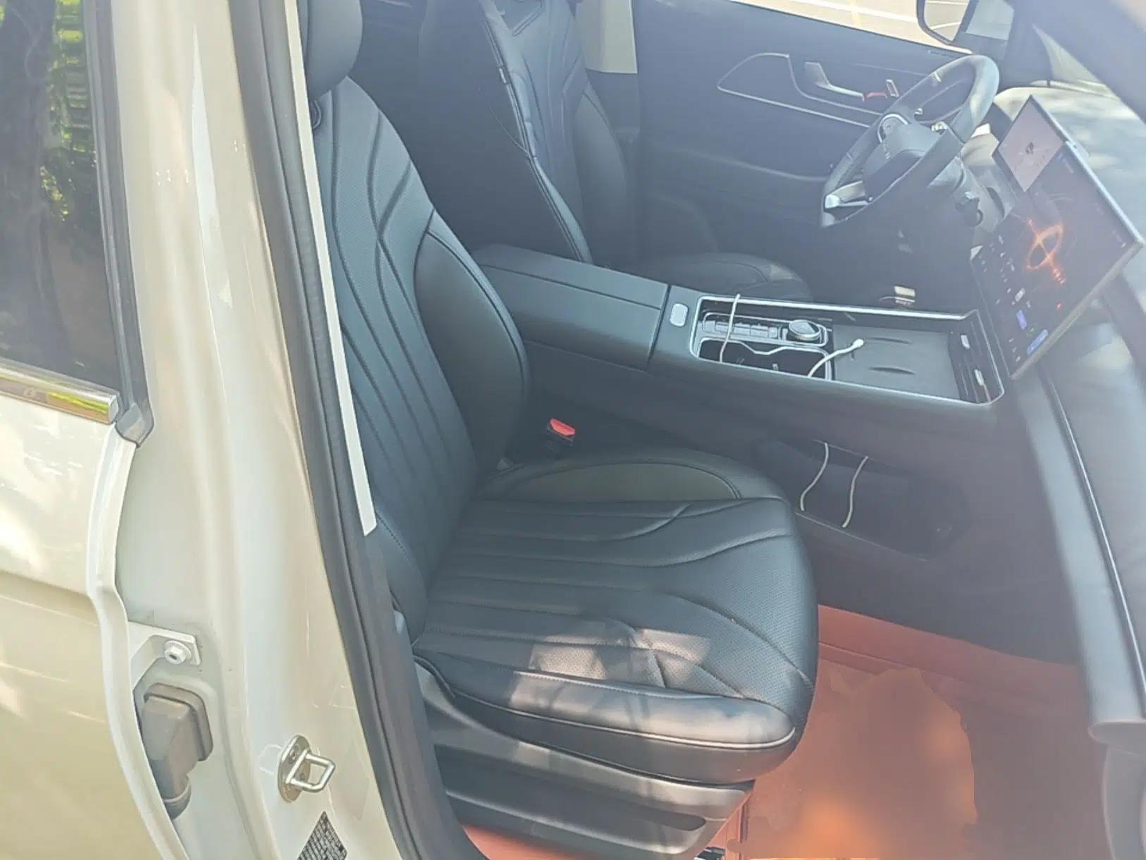 Chery Fengyun T9 2025 120 Long-Range Luxury Version 5 Seats Lithium Iron Phosphate — миниатюра 19