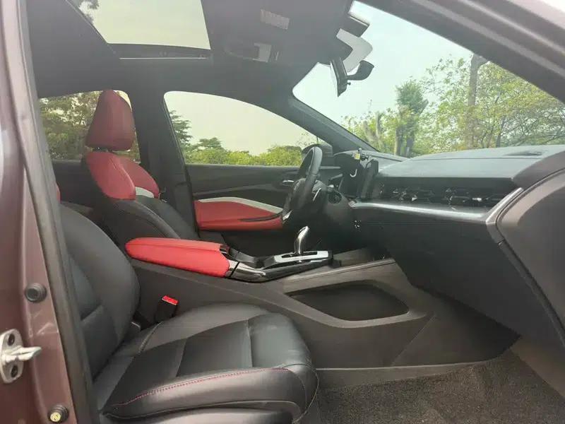 MG5 2022 300TGI DCT Trendy Luxury Edition — миниатюра 23