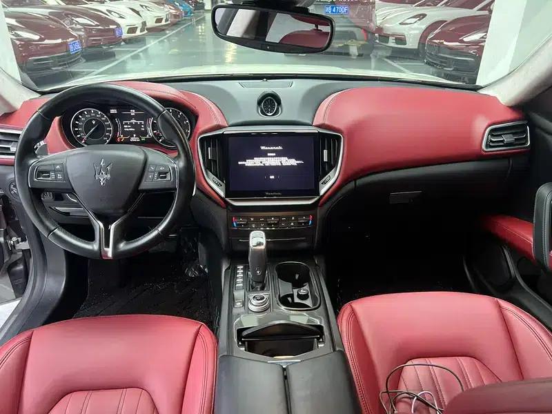 2021 Ghibli 2.0T Edge Edition — миниатюра 8