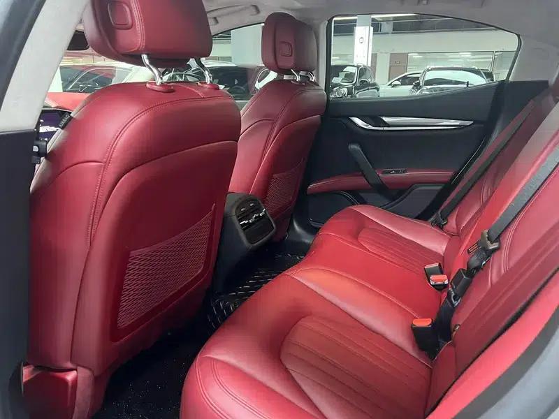 2021 Ghibli 2.0T Edge Edition — миниатюра 10
