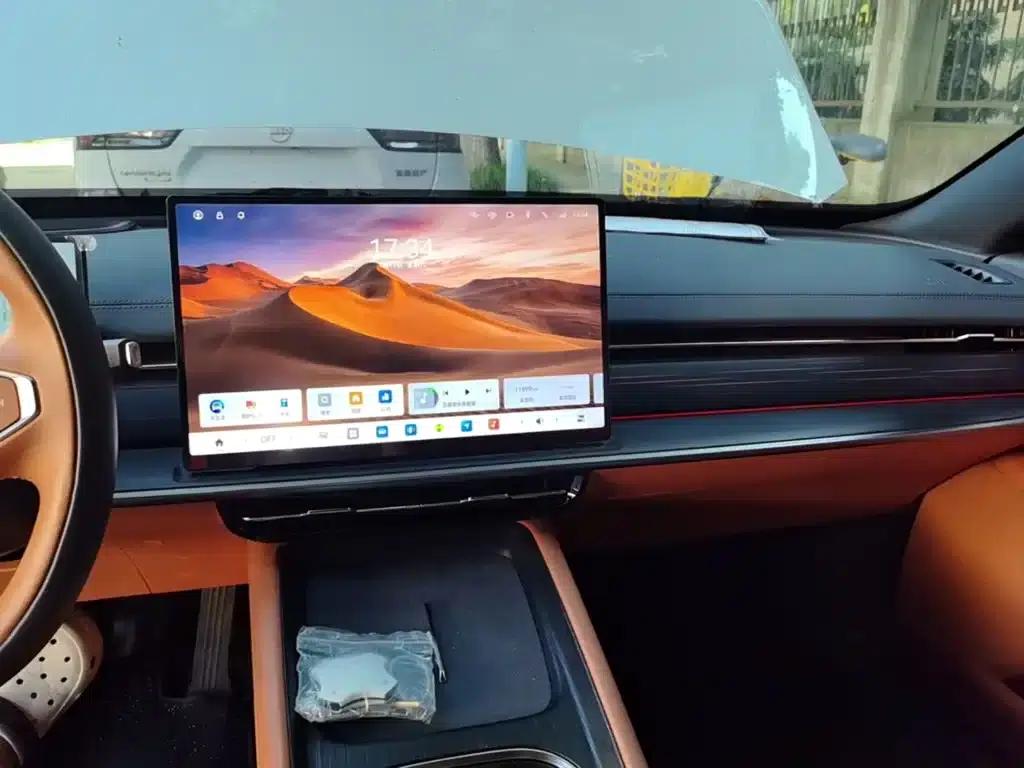 eπ007 2025 Pure Electric 565 AWD Max Navigator Edition — миниатюра 13