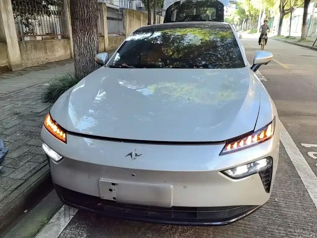 eπ007 2025 Pure Electric 565 AWD Max Navigator Edition — миниатюра 3