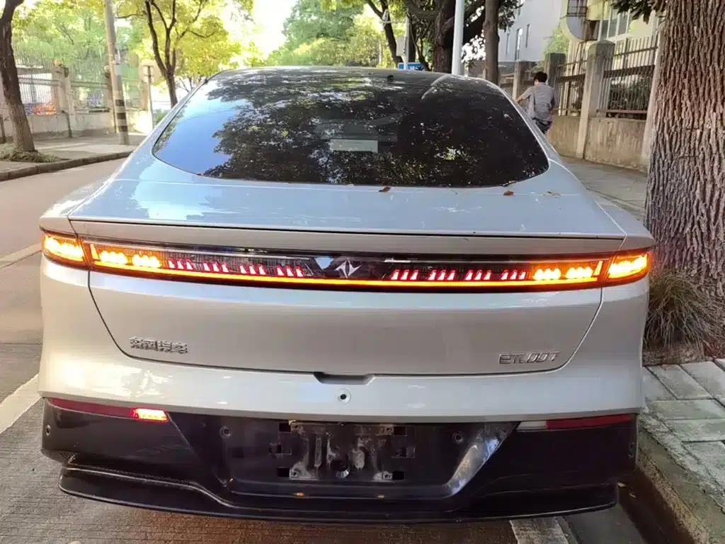 eπ007 2025 Pure Electric 565 AWD Max Navigator Edition — миниатюра 6